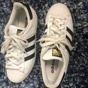 Adidas superstars